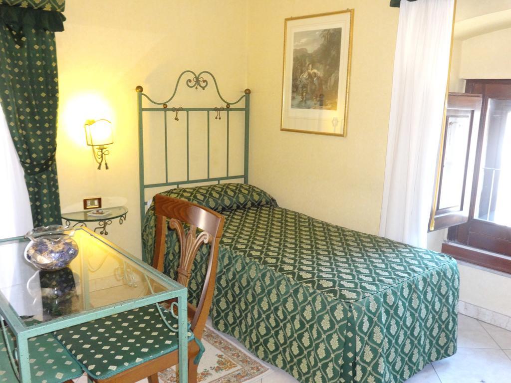 Hotel Centrale Europa CTA Room photo